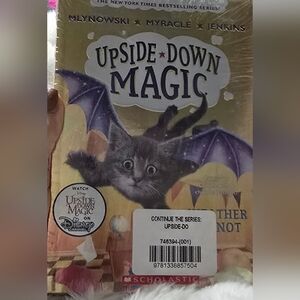 NWT Set Of 4 Upside-Down Magic Books, Volumes 2-5, Young Readers, Unisex